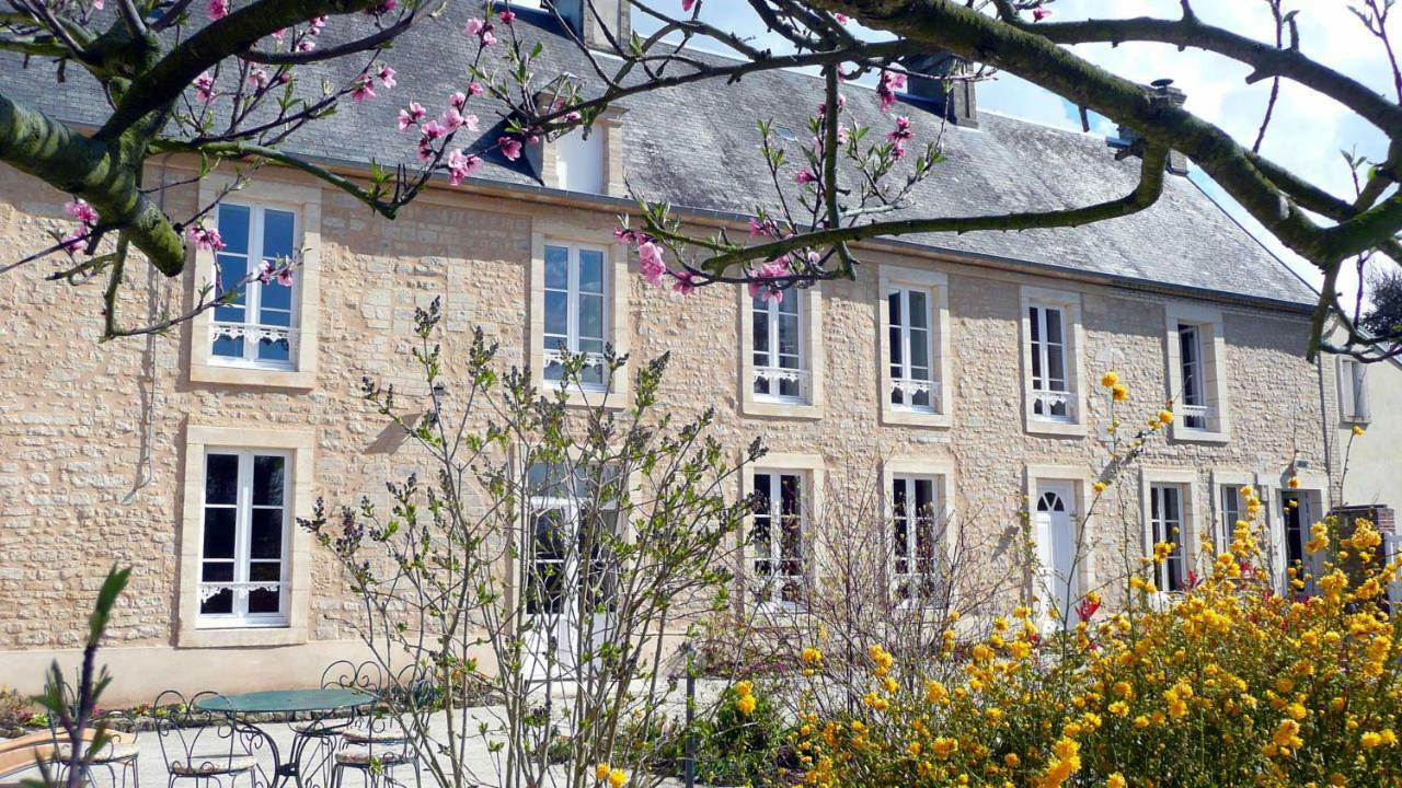 Domaine De La Cour Vautier Bed & Breakfast Mandeville-en-Bessin ภายนอก รูปภาพ
